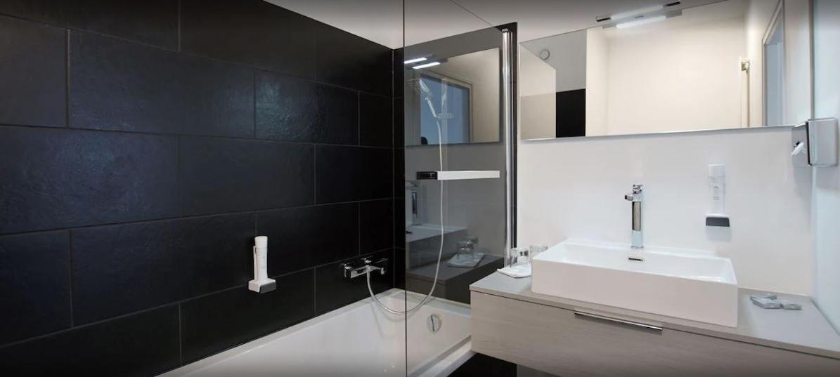 Hotel Le Bourgogne Evian-les-Bains Ngoại thất bức ảnh