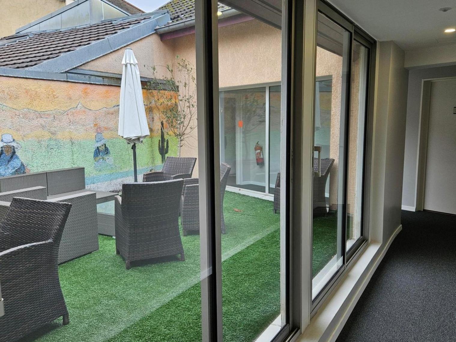 Hotel Le Bourgogne Evian-les-Bains Ngoại thất bức ảnh