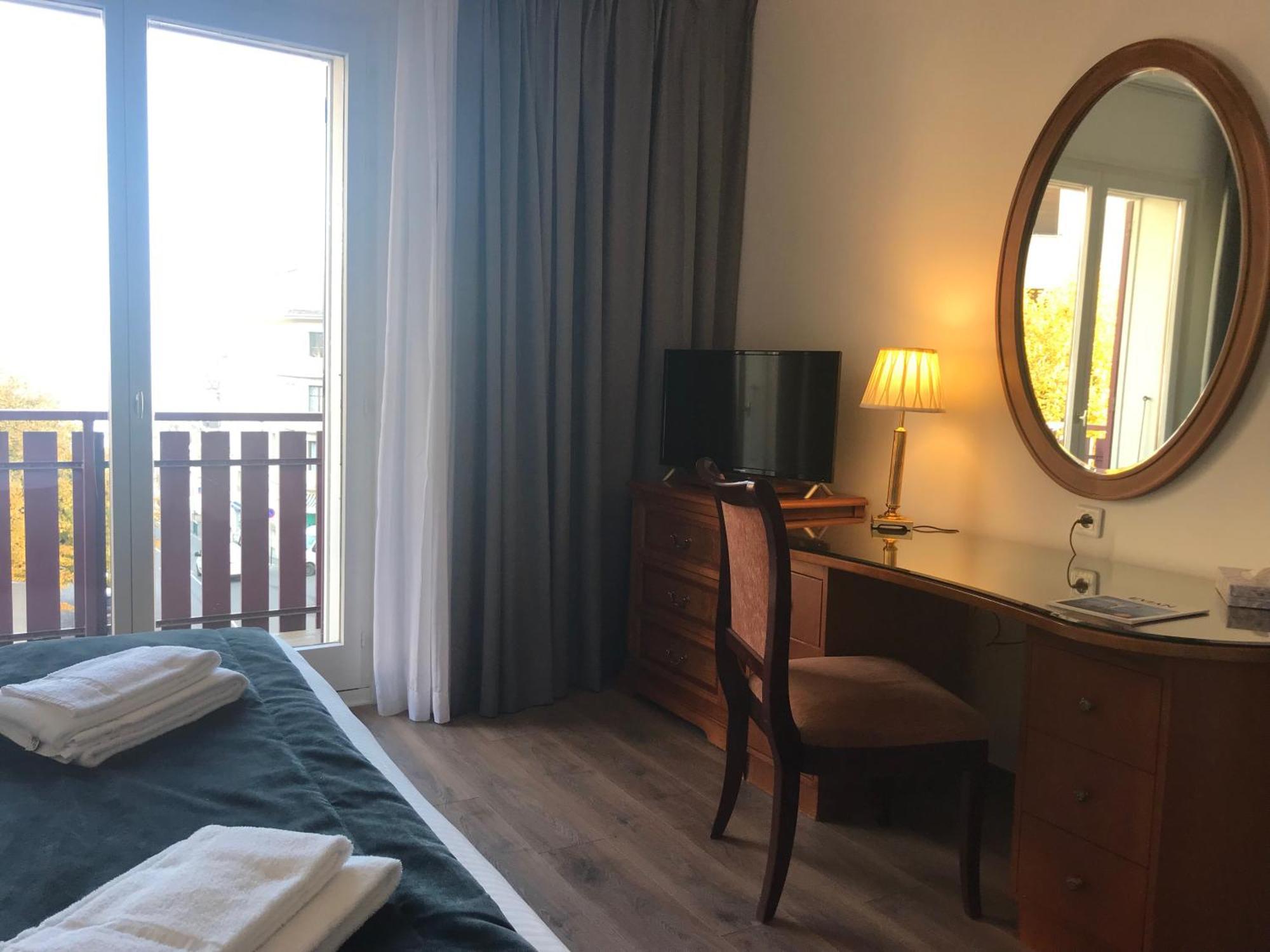 Hotel Le Bourgogne Evian-les-Bains Ngoại thất bức ảnh