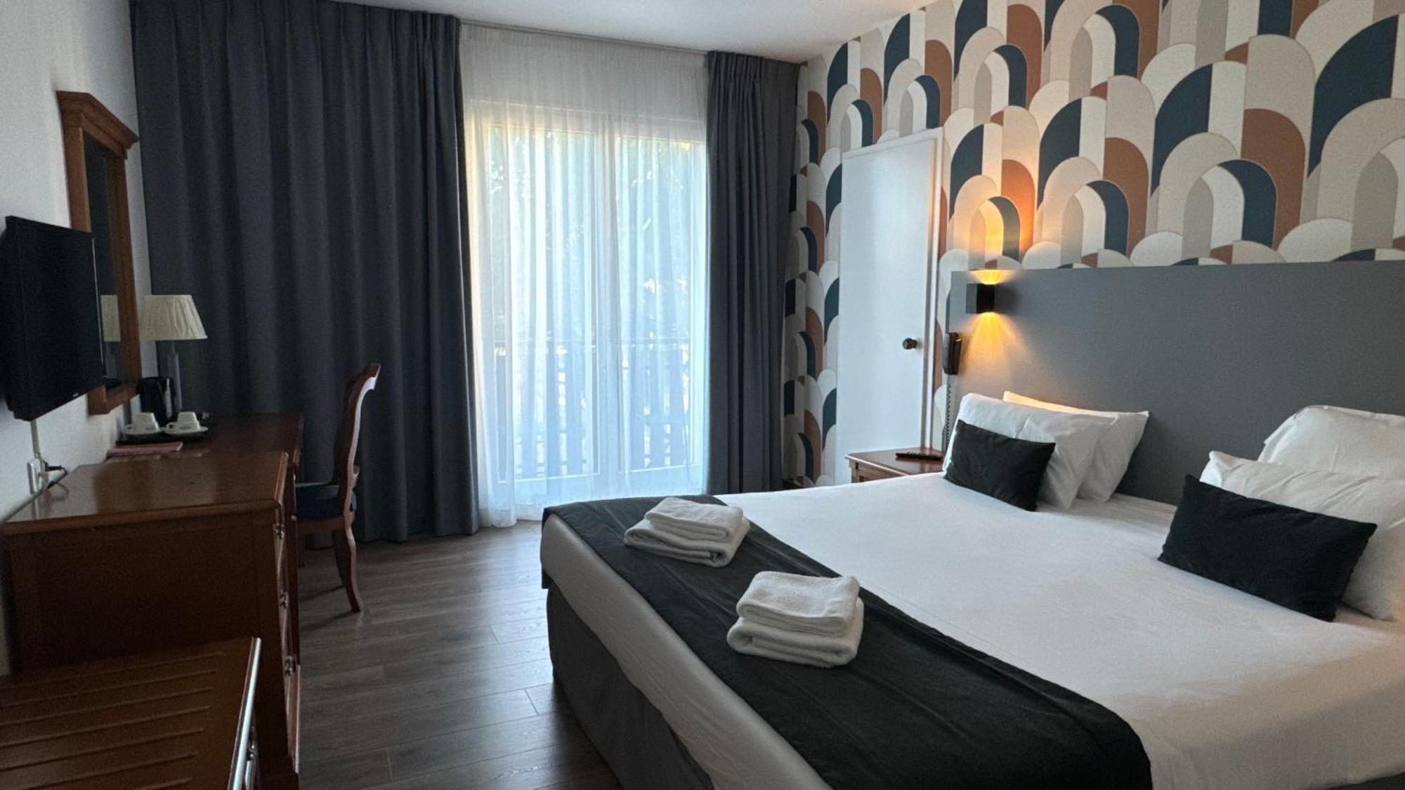 Hotel Le Bourgogne Evian-les-Bains Ngoại thất bức ảnh
