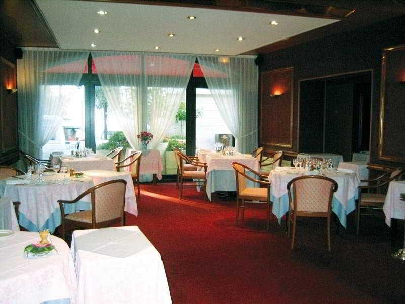Hotel Le Bourgogne Evian-les-Bains Phòng bức ảnh